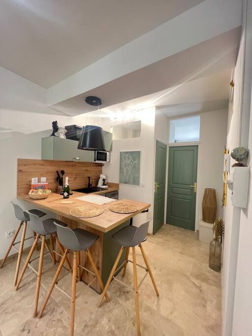 Appart 1 Chambre Intra-Muros Avec Jardin Avignon Exterior photo